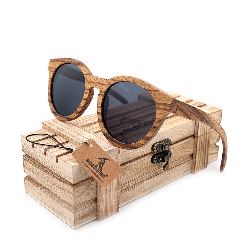 Elegantes gafas de sol unisex de madera ecológicas